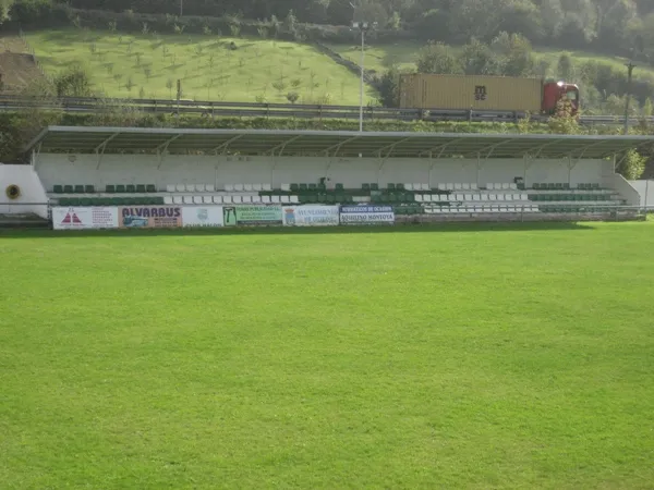 Estadio Municipal de Fumea Estádio