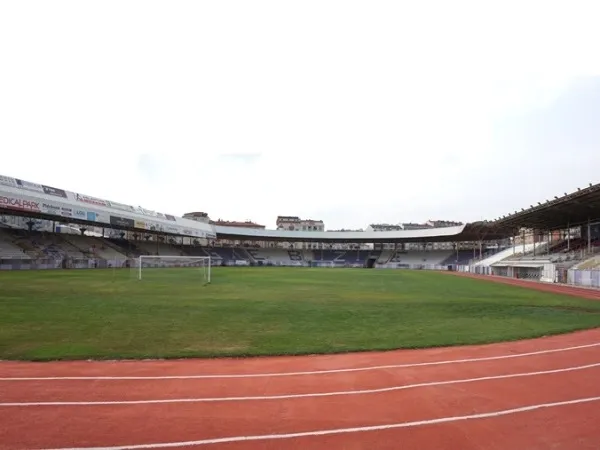 Gebze Alaettin Kurt Stadyumu Estádio