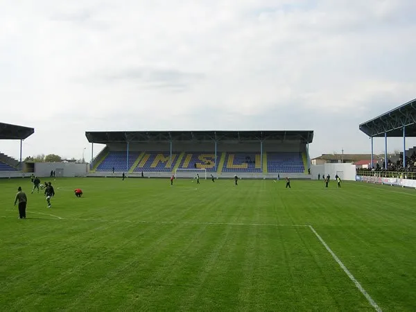 Heyd?r ?liyev adina s?h?r stadionu Estádio