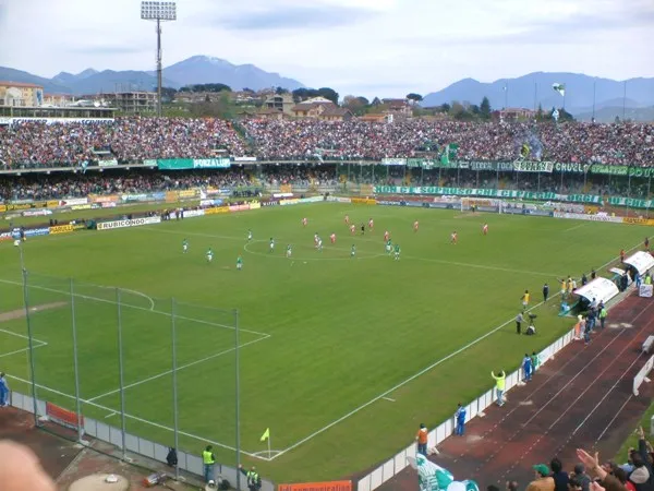 Stadio Partenio-Adriano Lombardi Estádio